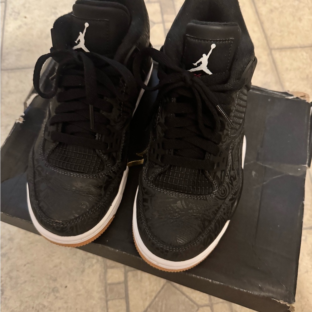 Jordan Air 4 Retro SE Black and White Sneakers